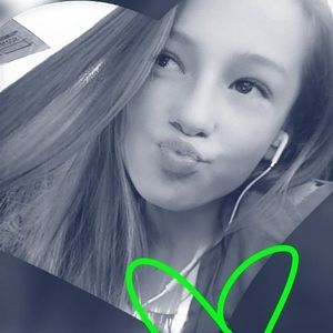 Meet your Posher, Makayla